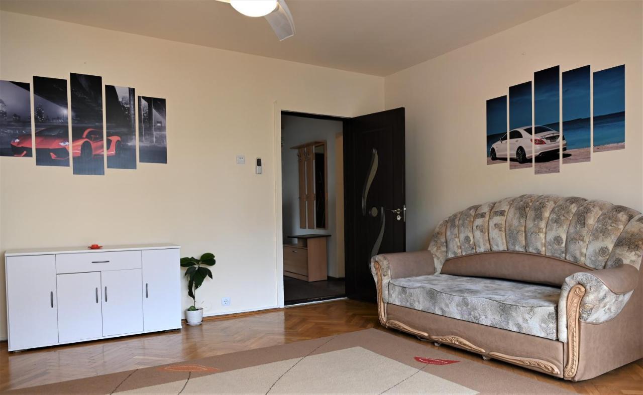 Marin Hotel Apartment Brasov Bagian luar foto