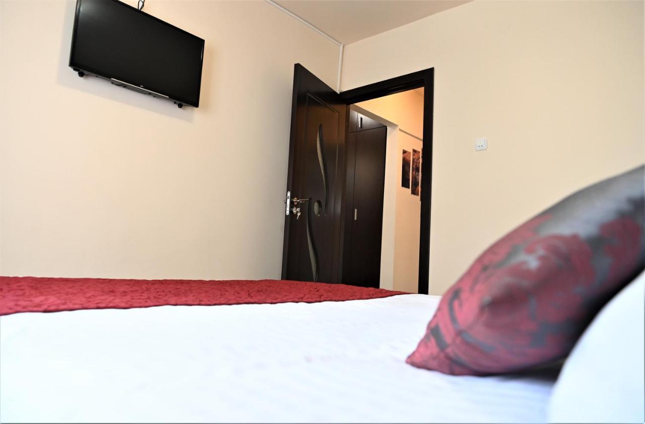 Marin Hotel Apartment Brasov Bagian luar foto